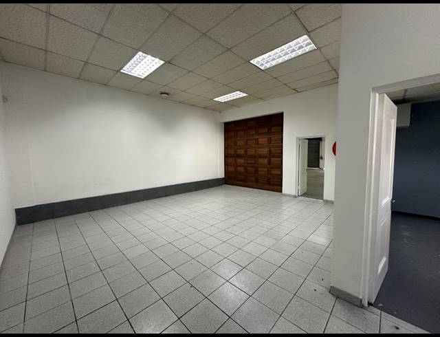 571M² WORKSHOP TO LET IN PAARDEN EILAND